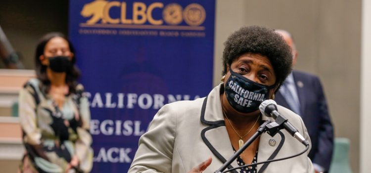 California presentará innovador informe sobre reparaciones de esclavos.