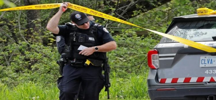 Policía abate a sujeto que portaba un arma cerca de una escuela en Canadá