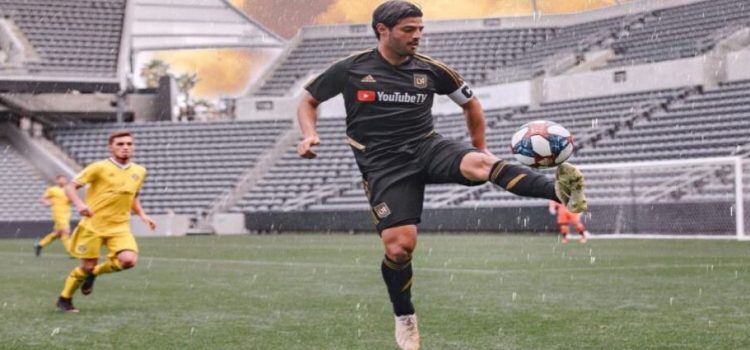 Carlos Vela renueva con LAFC