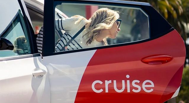 Cruise recibe luz verde para cobrar por su servicio en San Francisco.
