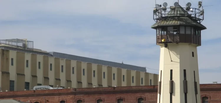 Gobernador de California busca transformar prisión de San Quentin en campus universitario para reclusos Gobernador de California busca transformar prisión de San Quentin en campus universitario para reclusos