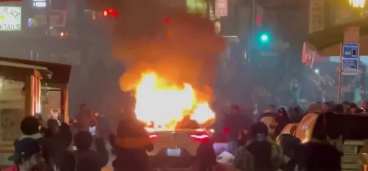 Ataque a vehículo autónomo en San Francisco durante celebración del Año Nuevo Lunar