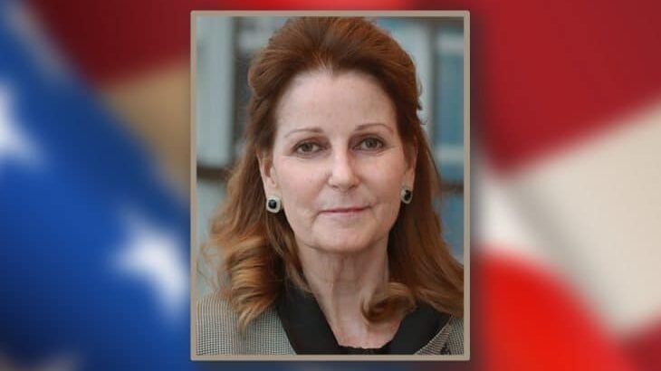 Jueza federal ordena a policías locales suspender aplicación de la ley de inmigración de Florida