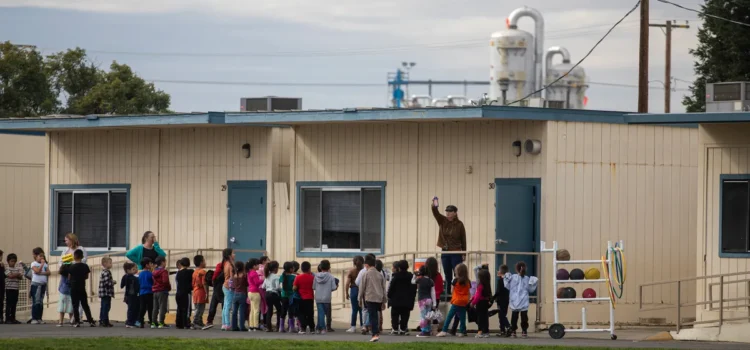 Las escuelas de California recuperan el dinero federal con el que contaban después de que Trump liberara la suspensión