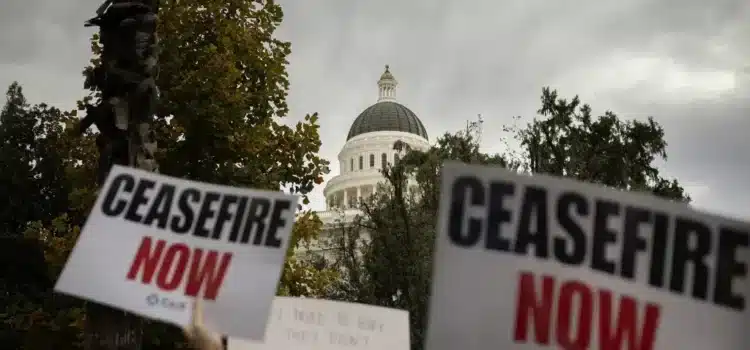 Continúan las protestas semanales en California exigiendo un alto al fuego en Gaza