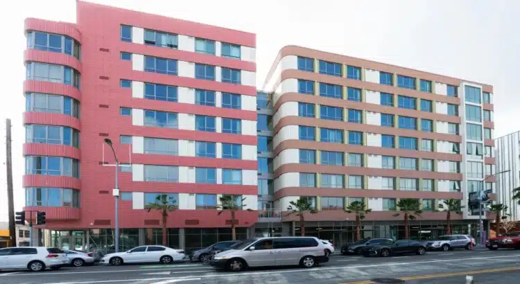 600 Seventh ofrece viviendas y espacio para pequeñas empresas en San Francisco