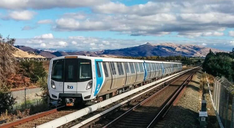 BART informa sobre un aumento en el número de pasajeros en el área de la Bahía de San Francisco