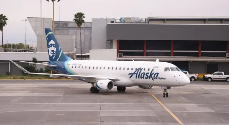 Alaska Airlines cancela todos sus vuelos tras falla informática