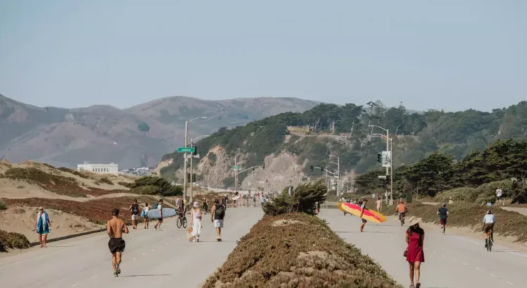 El parque Sunset Dunes de San Francisco se prepara para presentar el desfile del 4 de julio