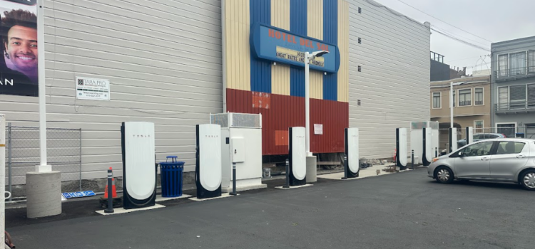 Tesla inaugura una estación Supercharger en este afluente barrio de San Francisco