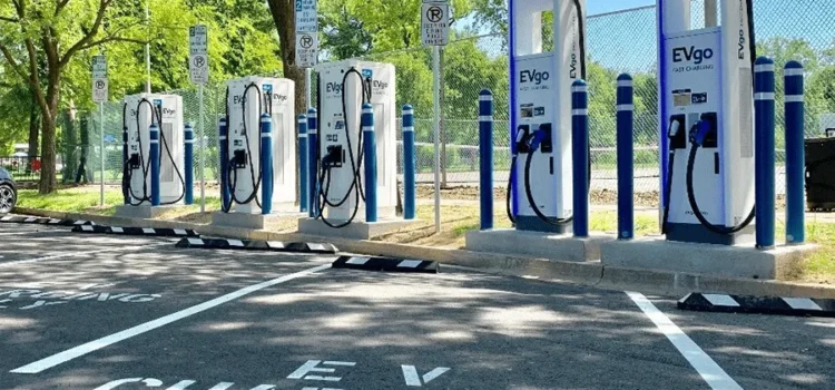 California lanza un plan de $55mn de cargadores rápidos para vehículos eléctricos