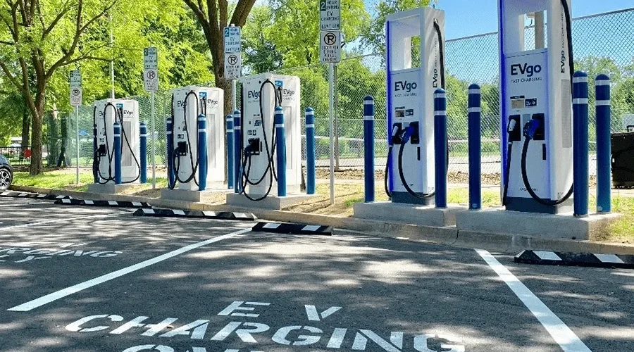 California lanza un plan de $55mn de cargadores rápidos para vehículos eléctricos