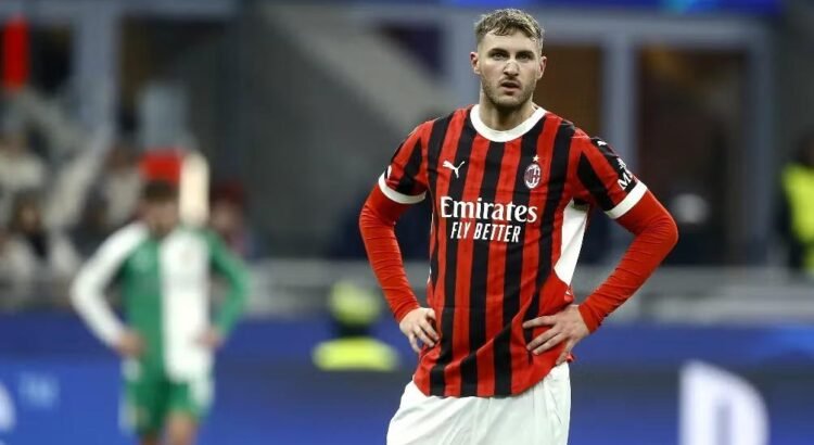 ¿Adiós Santiago Giménez? Milan está por cerrar el fichaje de un nuevo delantero