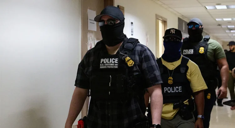 California prohíbe a las fuerzas del orden llevar máscaras faciales para ocultar la identidad