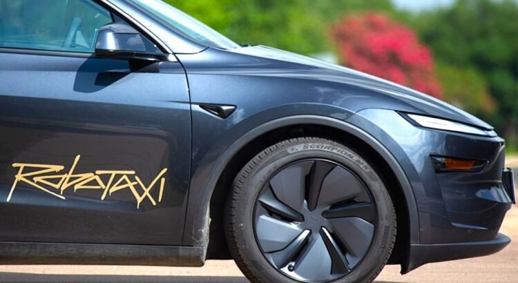 Tesla considera al aeropuerto de San Francisco para servicio de transporte compartido