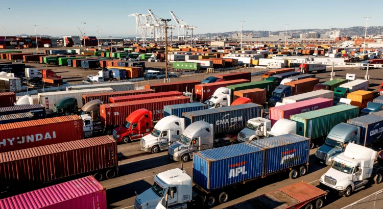 Trump retendrá 40 millones de dólares a California por requisito de inglés para camioneros