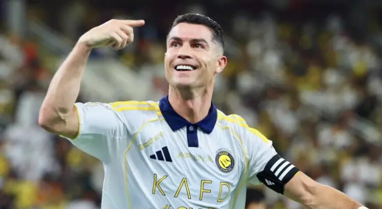 Cristiano Ronaldo se convierte en el primer multimillonario del fútbol Cristiano Ronaldo se convierte en el primer multimillonario del fútbol