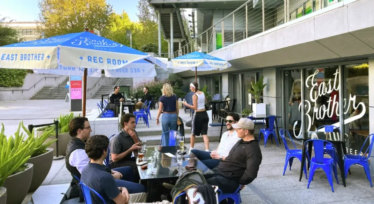 El nuevo destino de happy hour del centro de San Francisco