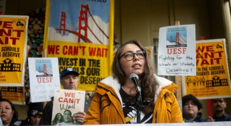 Los maestros de San Francisco dan un paso clave hacia la huelga