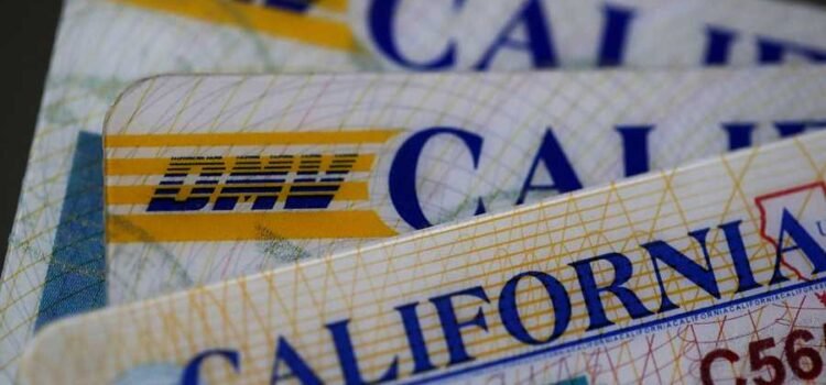 California revoca 17.000 licencias de conducir comerciales a inmigrantes