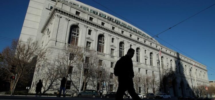 Departamento de Justicia demanda a California por las tasas de matrícula estatal para no ciudadanos