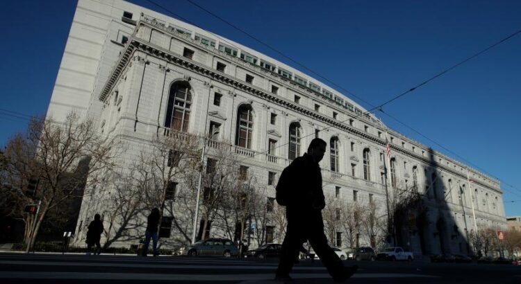 Departamento de Justicia demanda a California por las tasas de matrícula estatal para no ciudadanos Departamento de Justicia demanda a California por las tasas de matrícula estatal para no ciudadanos