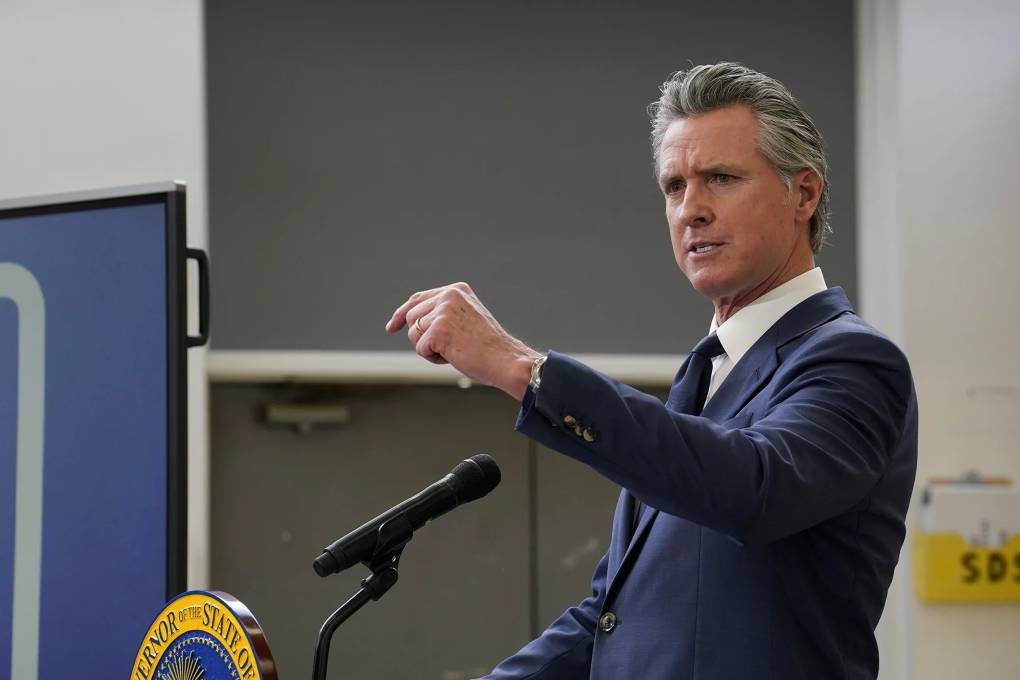Según un análisis, Newsom ha pasado casi el 20% de su segundo mandato fuera del estado.